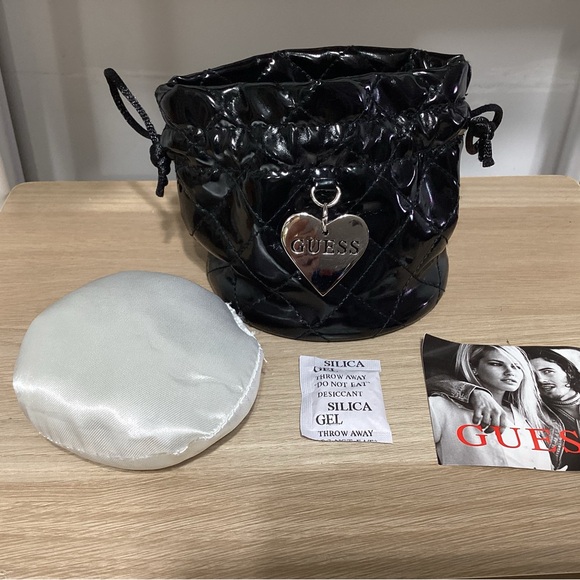 Guess Black Patent Leather Travel Bag Pouch Jewelry Makeup Drawstring  NWOT - Picture 4 of 9